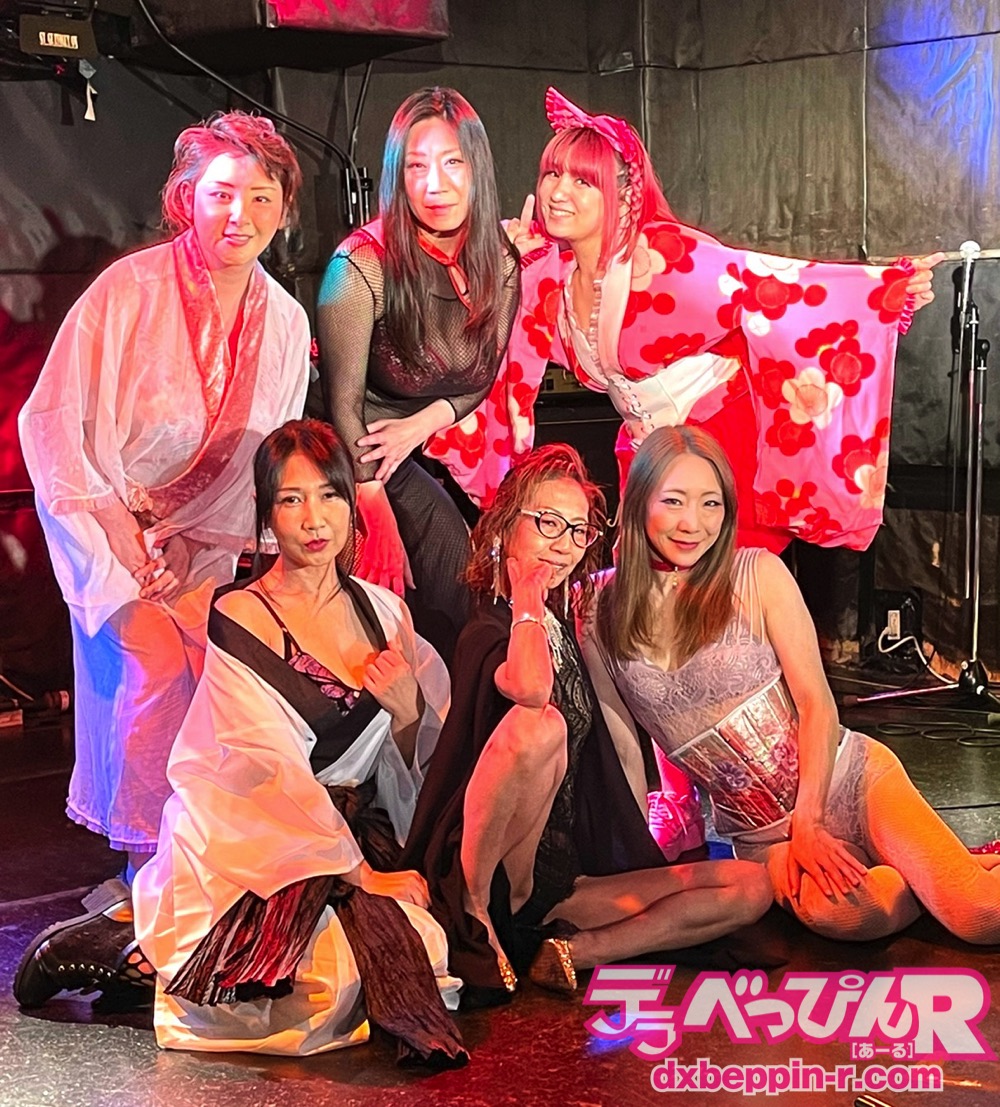 徳井唯　女王様 